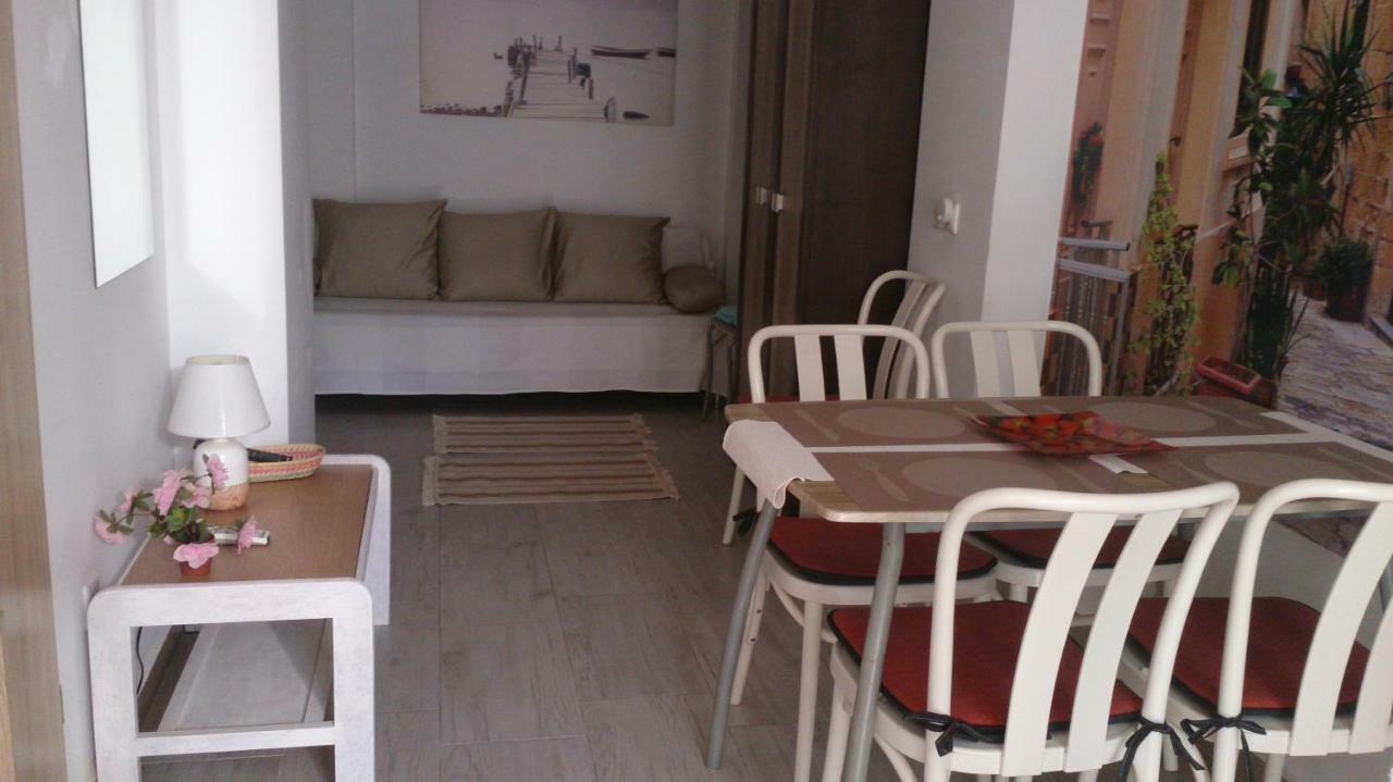 Madamme Curie Apartment Torrevieja Extérieur photo